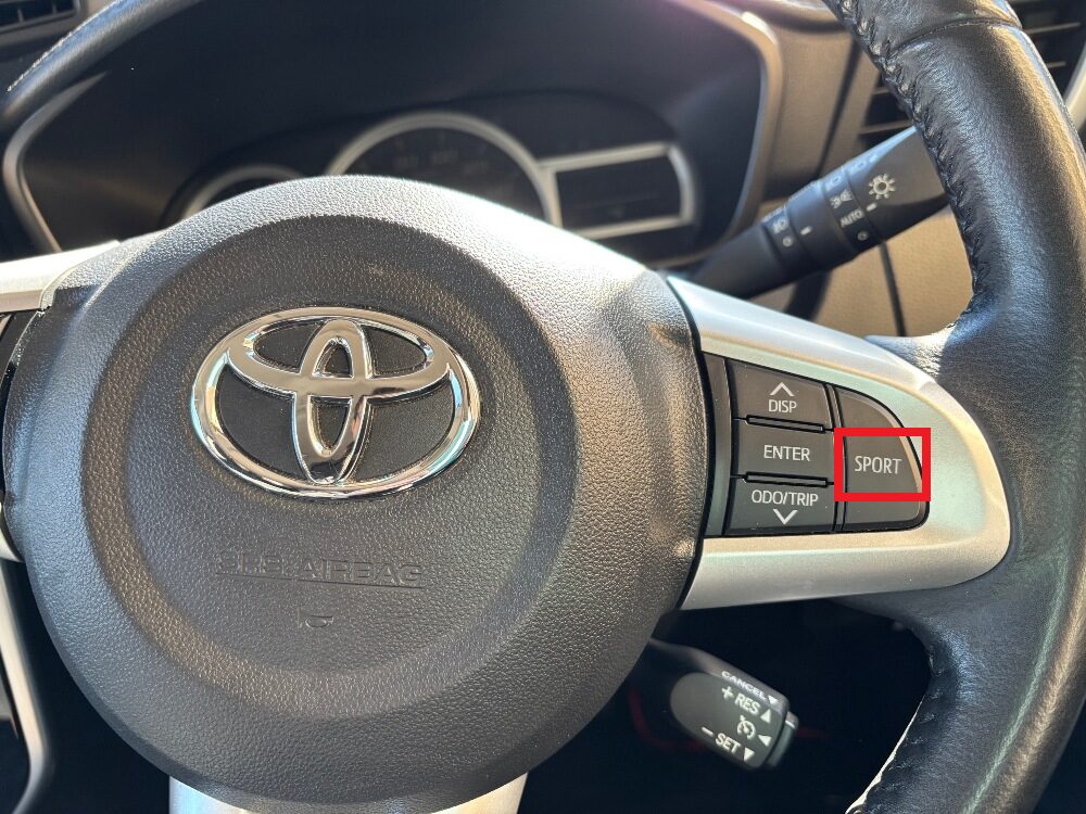 ルーミーカスタムGTのステアリング