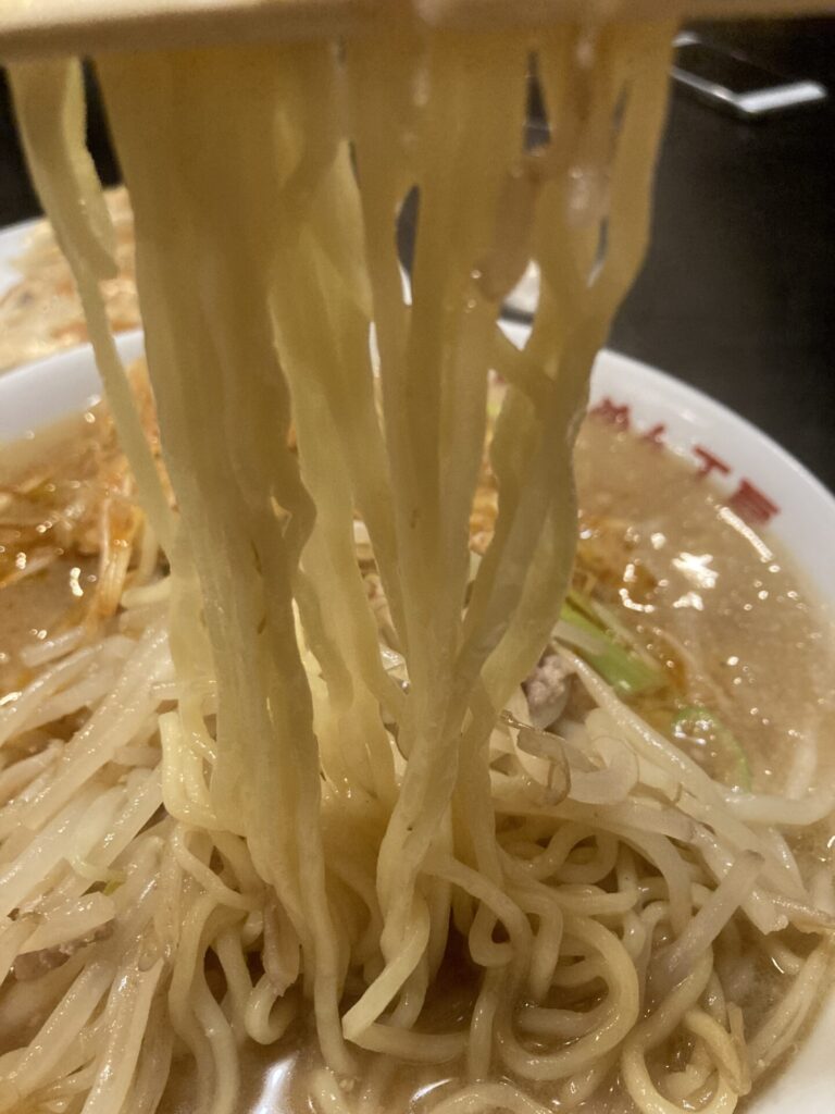ねぎみそらーめんの麺